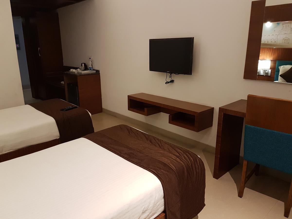 Hotel Urvashi Residency Chennai Exterior foto